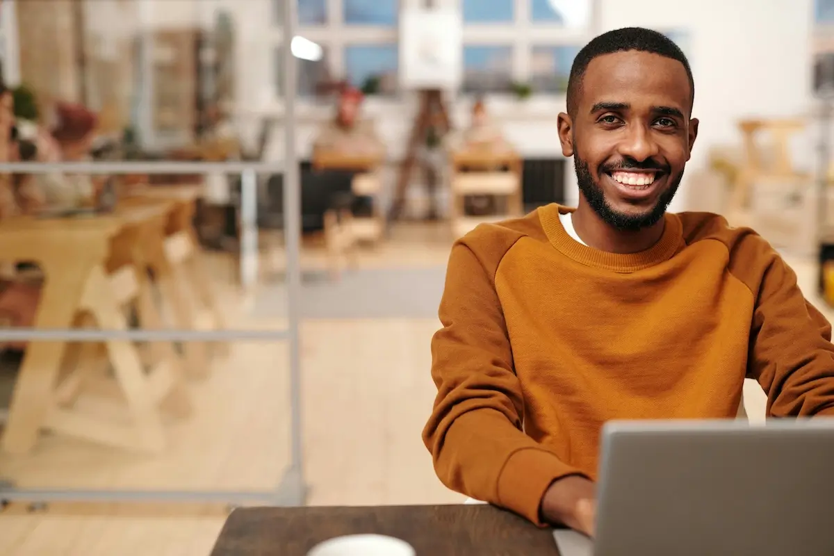 Happy man who's upgraded to Web3 by Diva Plavalaguna on Pexels. com
