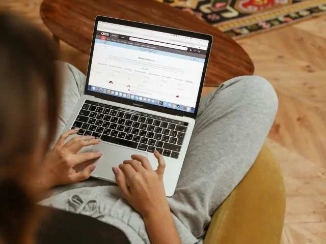 How to Use On-Chain Actions to Grow Your Website Authority