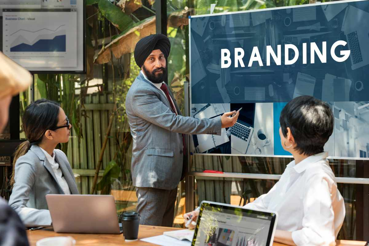 A man explaining what Branded Queries Filter?