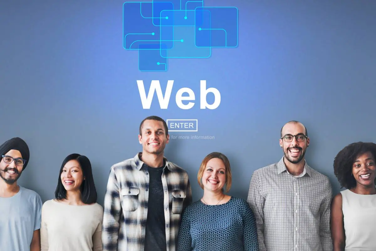 Web3 Decision Makers networking on Zero-Knowledge Proofs by rawpixel on 123RF.com