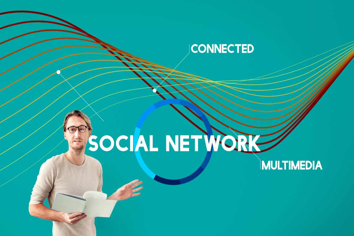 An expert explaining  web3 social network 