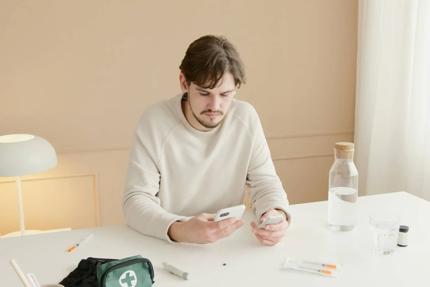 A man using GEO on his smartphone by Artem Podrez on Pexels