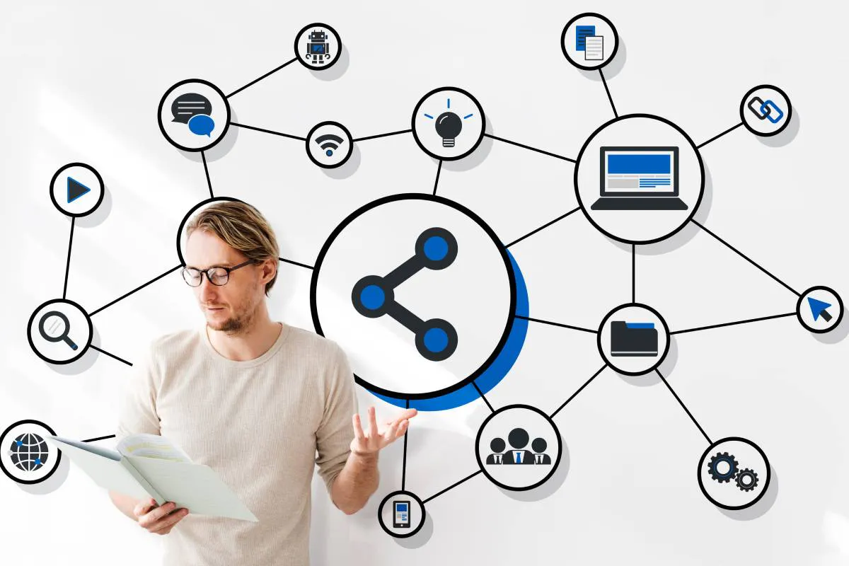 An image of an expert showing 6 Crypto Portfolio Trackers That Support Multi-Chain Assets