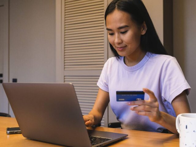 How to Choose a Payment Processor for SaaS With Global Customers Fees and Compliance Breakdown