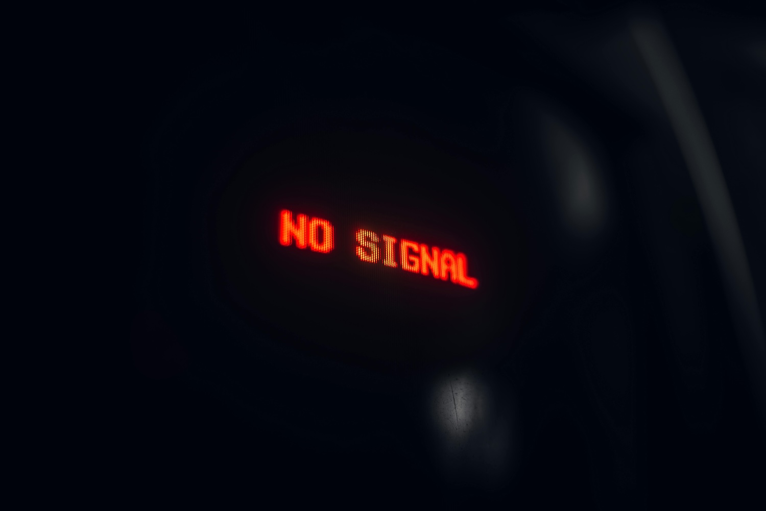 No signals - 'No signal' in red fluorescent text on a screen by Benjamin Farren on Pexels
