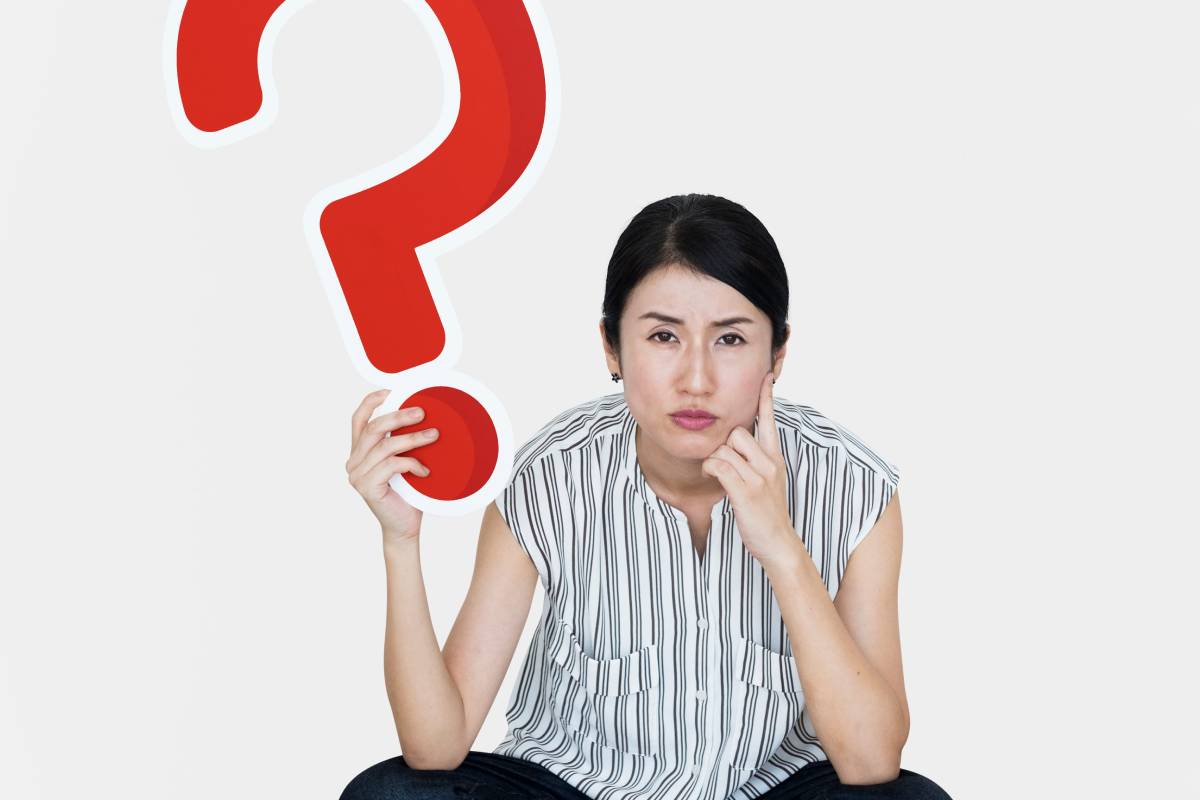 An image showing questions buyers ask when Purchasing Blockchain Software