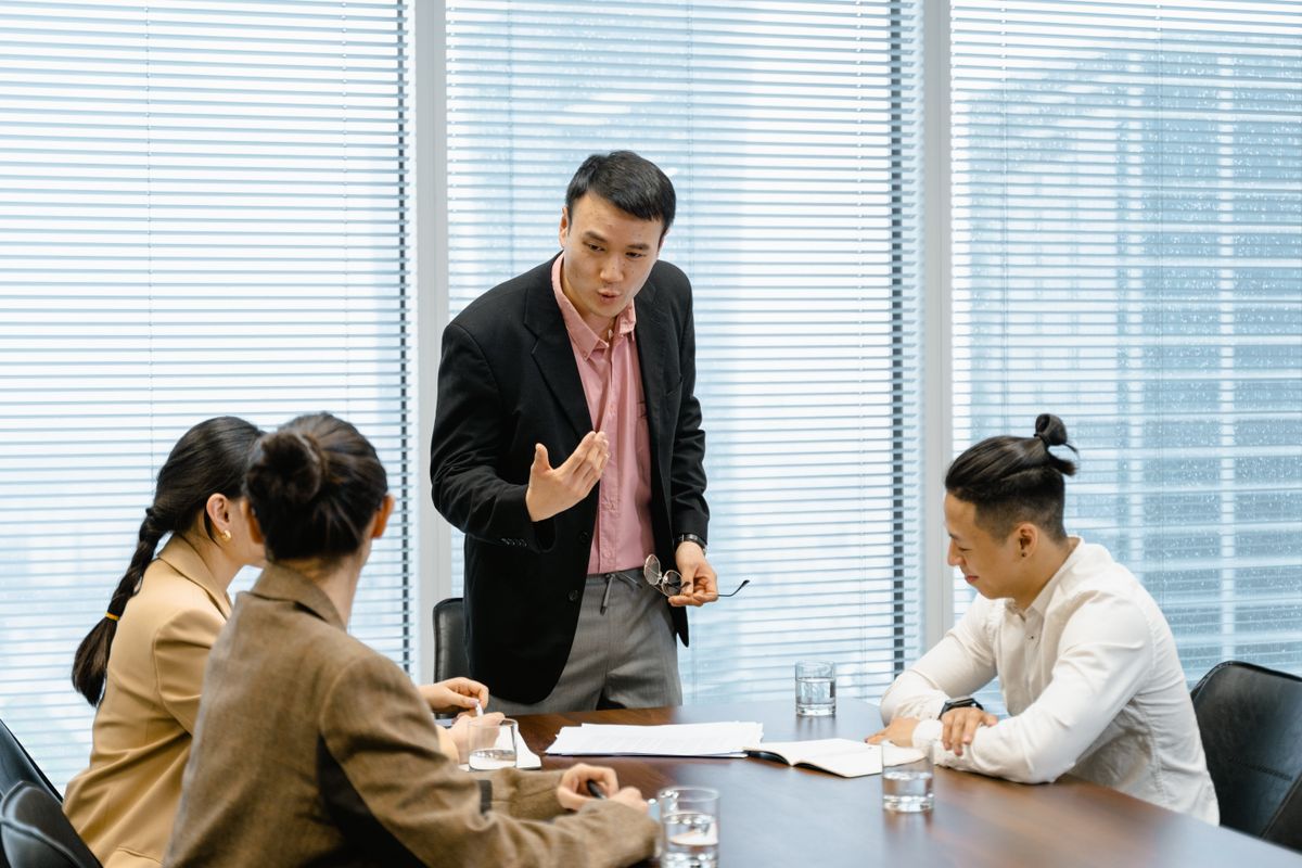 An image showing web3 expert explaining What Investors Look for Before Funding a Web3 Startup by MART PRODUCTION