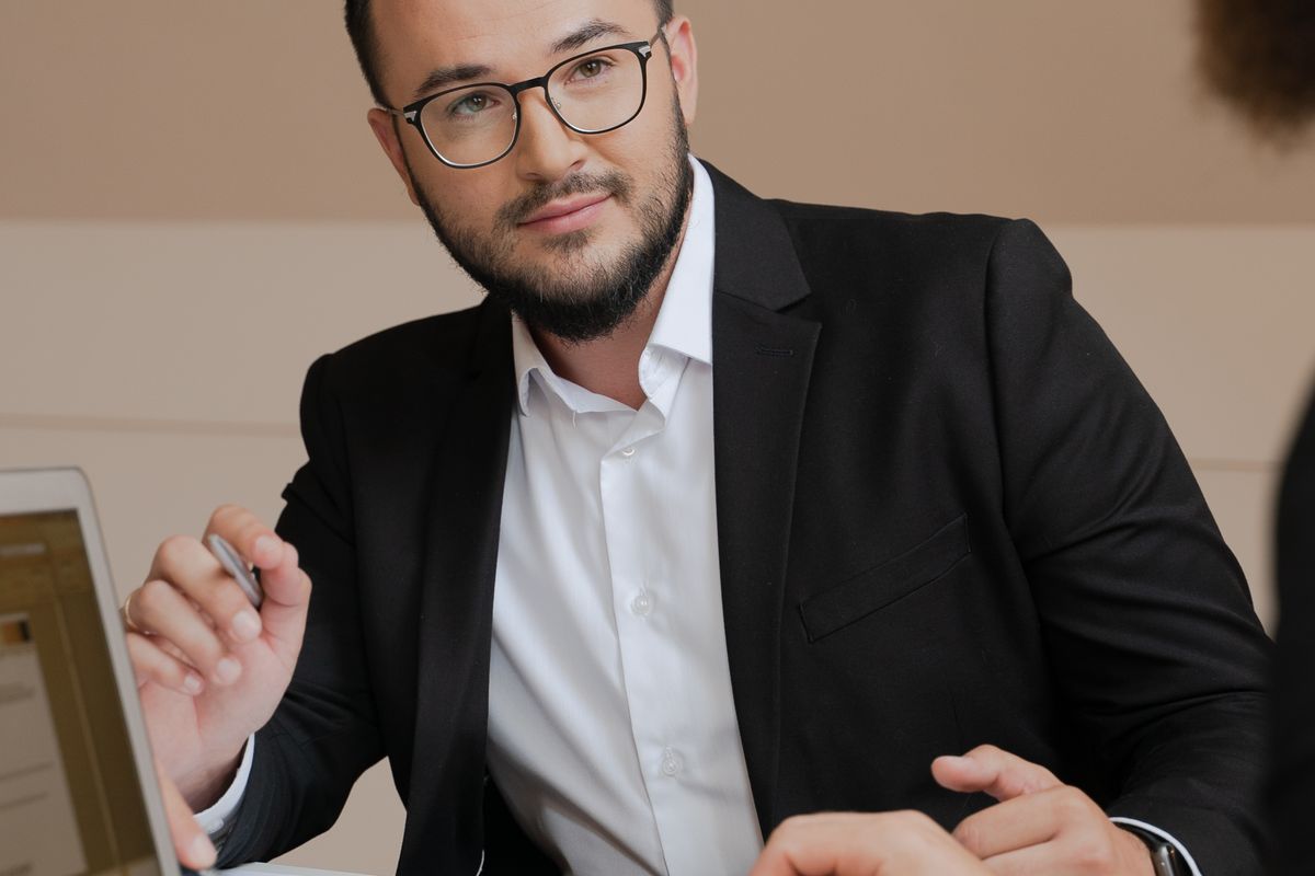 An image showing web3 founder discussing AI + Blockchain by Pavel Danilyuk